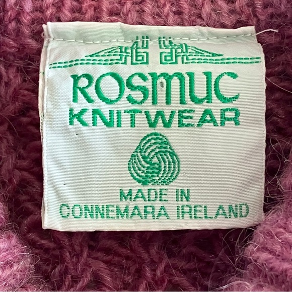 Like New condition!  Vintage Rosmuc lilac wool Irish cropped sweater - Picture 3 of 9